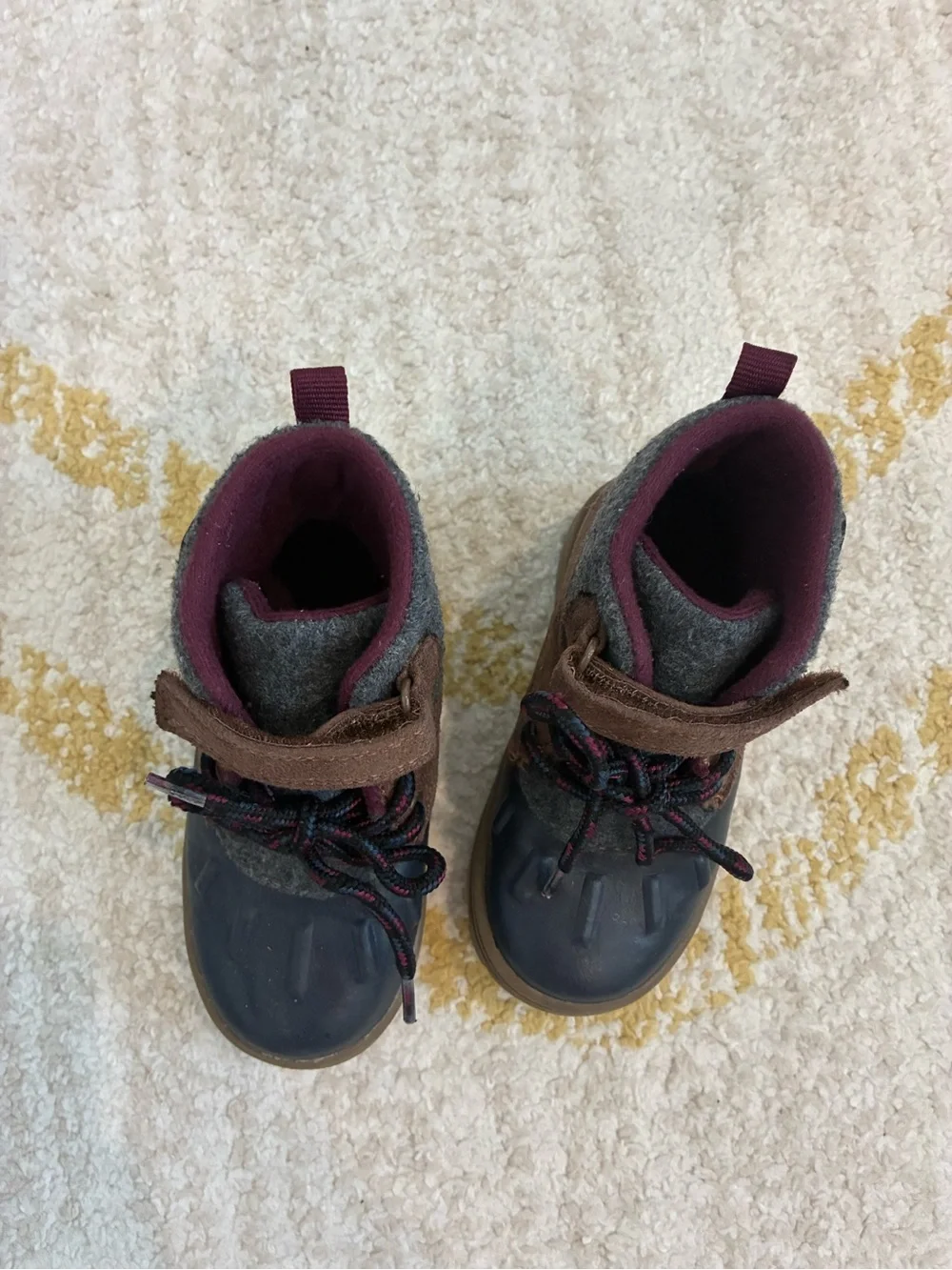 Carter's Toddler size 7 boots